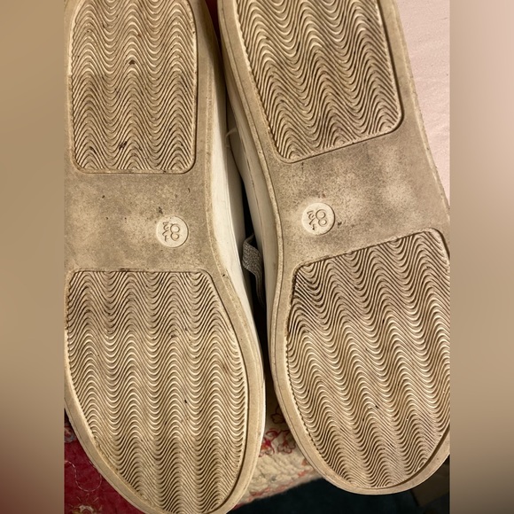 Women’s Universal Thread tennis shoes 8 1/2 - Picture 5 of 7